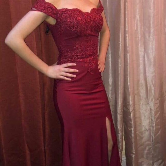 Dresses & Skirts - 🌼Burgundy Dress🌼